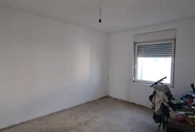 Casă individuală cu 6 camere cu Canalizare în Vladimirescu - 12