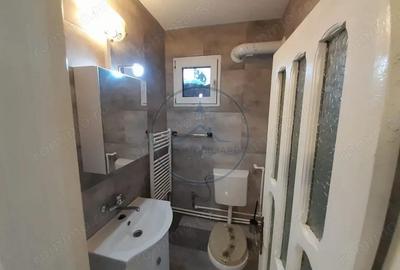 Apartament la casa , 2 camere, decomandat , strada Ghinzii - 4