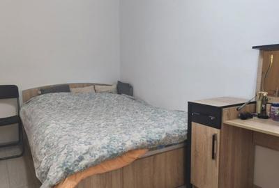 Apartament cu 3 camere semidecomandat în Central - 1