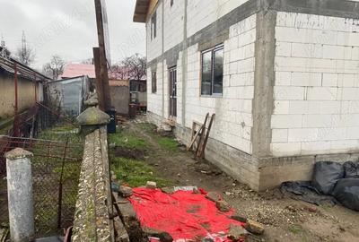 Casă cu 4 camere cu Teren 255 Mp în Central - 4