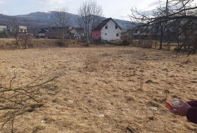Teren de 2150 mp, în Central - 4