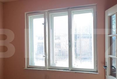 Casa cu 3 camere, bucatarie si baie, 105 mp ?i un teren de - 14