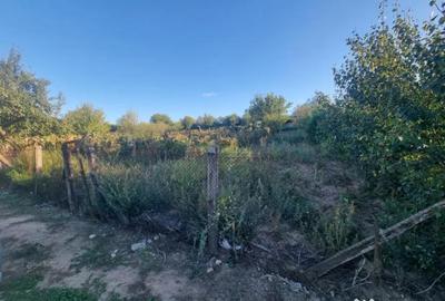 Teren de 1100 mp, în Central - 4