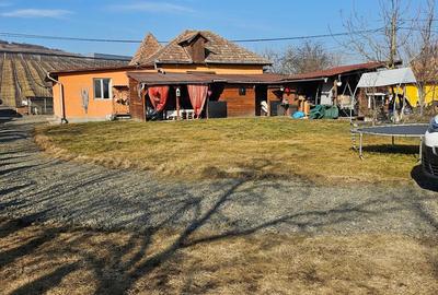 Casă cu 4 camere cu Teren 1300 Mp în Răscruci - 1