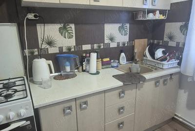 Apartament cu 3 camere semidecomandat în Micro 5 - 4