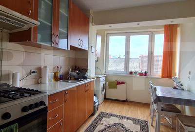 Apartament cu 3 camere în Tractorul - 2