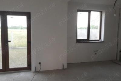 Casă cu Teren 250 Mp în Păulești