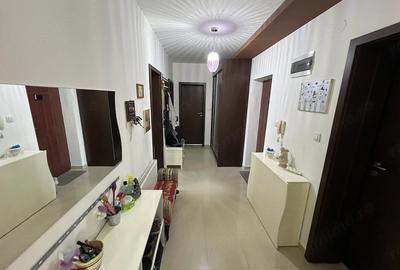 Apartament cu 3 camere decomandat în Favorit - 11