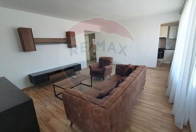 Apartament cu 2 camere, 77 mp V4