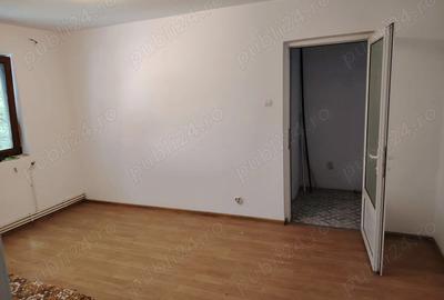 Vand apartament 3 camere Vasile Parvan - 1