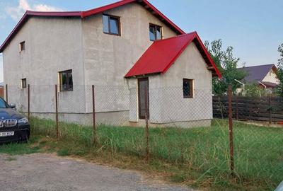 Casă cu 4 camere în Ciurbești - 2