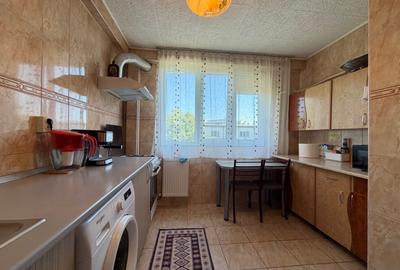 Apartament cu 3 camere decomandat, mobilat în Titan - 14