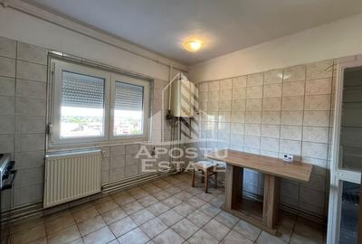 Apartament cu 3 camere, 2 bai, decomandat, centrala proprie, Sagulu - 5