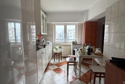 Bd. Unirii colt cu Traian - apartament 4 camere foarte spatios - 8