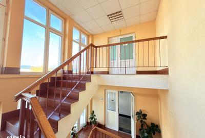 Spațiu comercial, de 300 mp, în Central