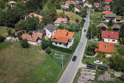 Casă individuală cu 8 camere cu Teren 622 Mp în Moieciu de Jos - 4