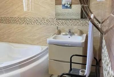 Casă cu 5 camere cu Teren 350 Mp în Strejnicu - 2
