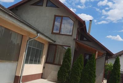Casă cu 5 camere în Golești - 10