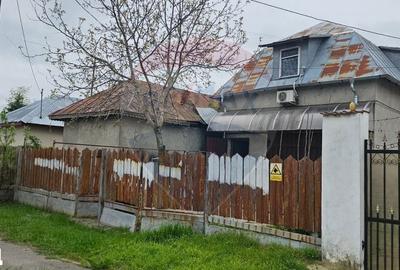 Casă cu 5 camere cu Teren 1882 Mp în Crevedia - 1