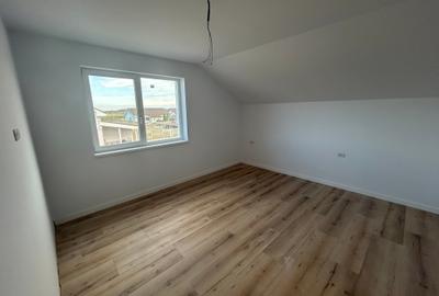 Duplex cu 4 camere cu Canalizare în Moșnița Nouă - 14