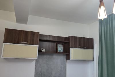 Apartament cu 3 camere semidecomandat în Prelungirea Ghencea - 1