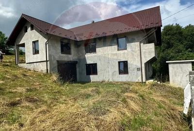 Casa / Vila cu 7 camere de vanzare - 2