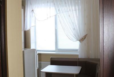 Garsonieră decomandată în Romană