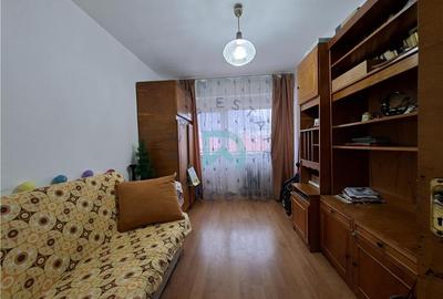 Apartament cu 3 camere decomandat în Răcădău - 3