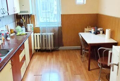 Apartament cu 4 camere decomandat în Ștrand - 2