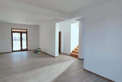 Casă cu 4 camere cu Teren 306 Mp în Chișoda - 2