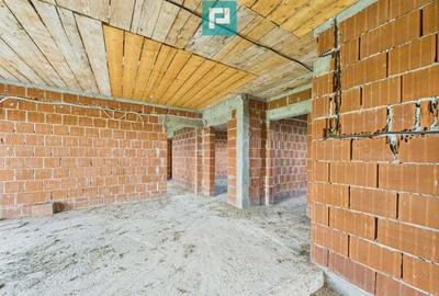 Casă cu 5 camere cu Teren 957 Mp în Beliu - 3