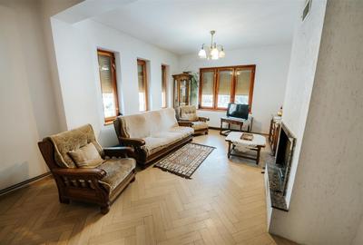 Casă individuală cu 6 camere cu Teren 5800 Mp în Bucșoaia - 2