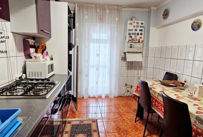 Apartament 4 camere decomandate, zona 1 Mai - 4