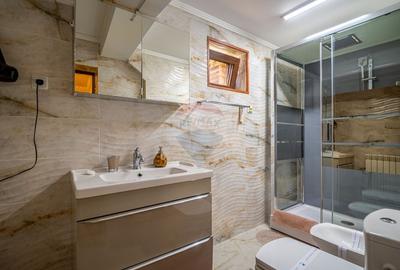 Casă cu 8 camere cu Teren 646 Mp în Valea Alba - 7