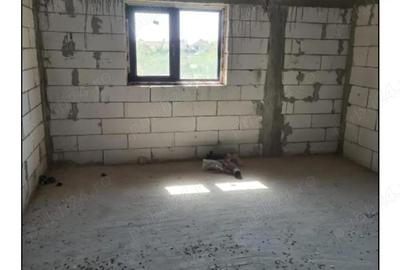 Casă cu Teren 102 Mp în Central - 4