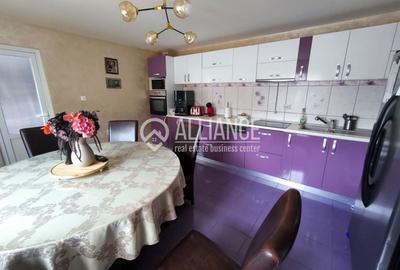 Casă cu 10 camere cu Canalizare în CET - 9