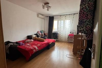 Garsonieră decomandată, mobilată în Sebastian