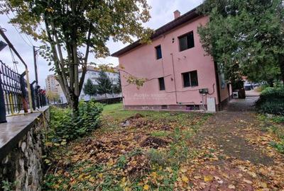 Spațiu comercial, de 355 mp, în Central - 9