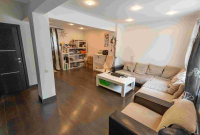 Casă individuală cu 4 camere cu Canalizare în Vatra Luminoasă