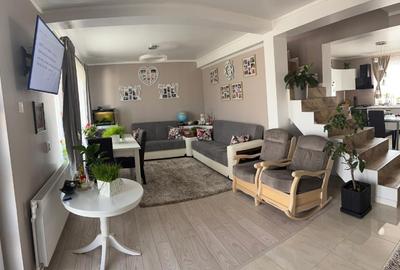 Casă individuală cu 3 camere cu Canalizare în Central