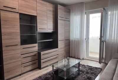 Apartament cu 3 camere semidecomandat în Mihai Eminescu