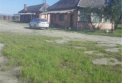 Teren de 16521 mp, în Central - 4