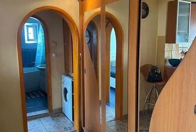 Apartament cu 2 camere decomandat în Intim - 1