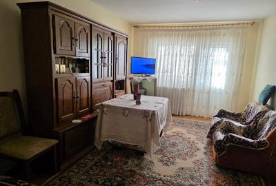 Apartament decomandat 3 camere, 65m2, etaj 4, Zona Ultracentrală,oras statiune T - 3