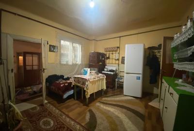 Casă centrală în Târgoviște, teren 250 mp, 4 camere, distanță la  900 m de Primă - 12