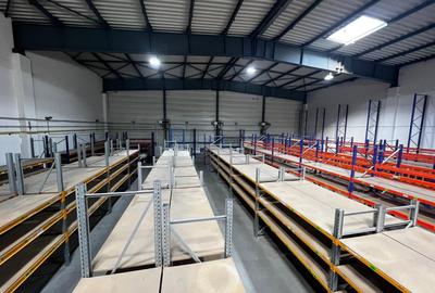 Spațiu industrial, în Est - 1