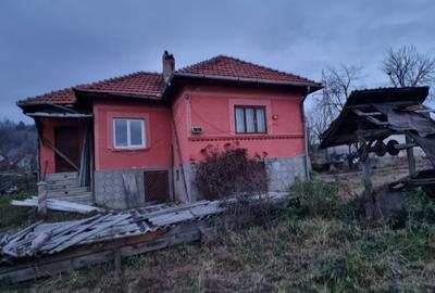 Casă cu 3 camere în Central - 2