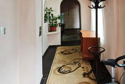 Se oferă spre vânzare casă 3 camere individuală la curte zona Salaj - 2