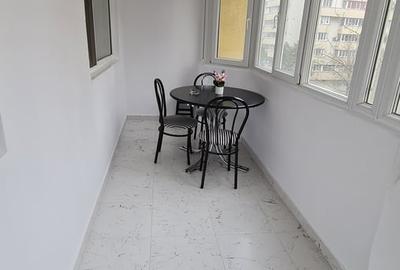 Apartament cu 3 camere semidecomandat în Iancului