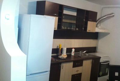 Apartament cu 2 camere decomandat în 9 Mai - 2